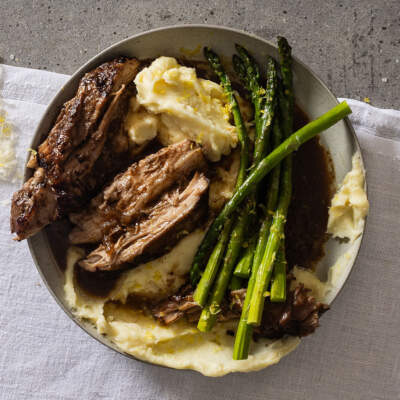 Beef flank with creamy mash and honeyed asparagus
