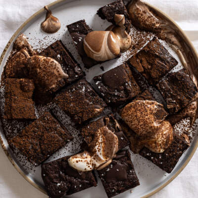 Fudgy Greek-style yoghurt chocolate brownies