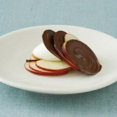 Creamy goat’s-milk cheese with apple and chocolate discs