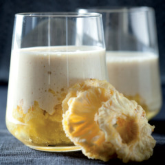 Pineapple and rolled-oat smoothies