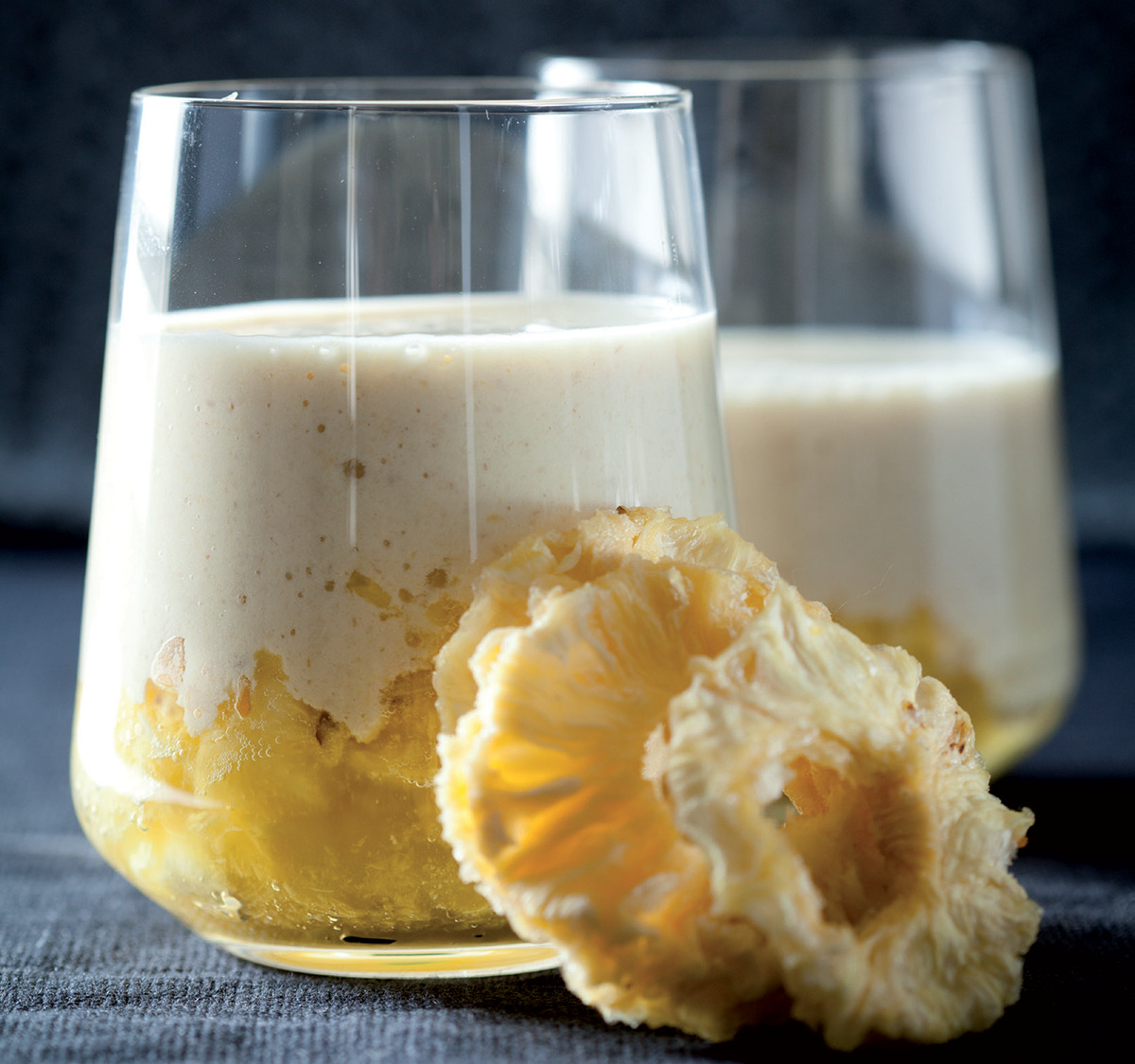 Pineapple and rolled-oat smoothies recipe