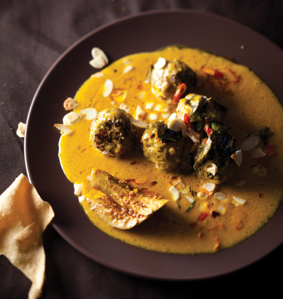 Meatballs in Thai green curry sauce Woolworths TASTE