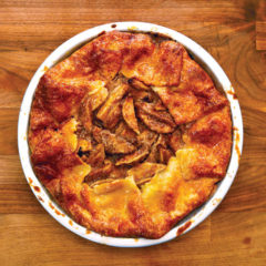 Cheddar crust apple pie
