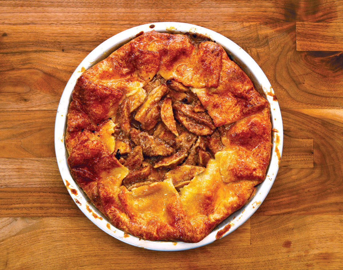 Cheddar crust apple pie | Woolworths TASTE