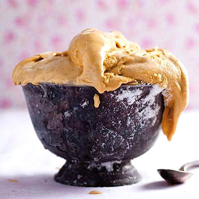 How to make no-churn caramel swirl ice cream