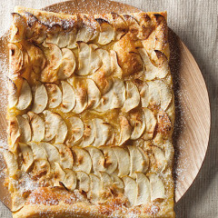 Apple and marzipan slice