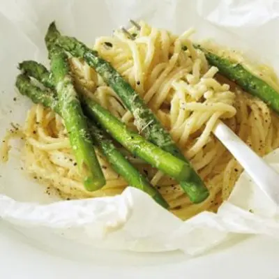 Asparagus and pasta parcels with parmesan cream | Woolworths TASTE