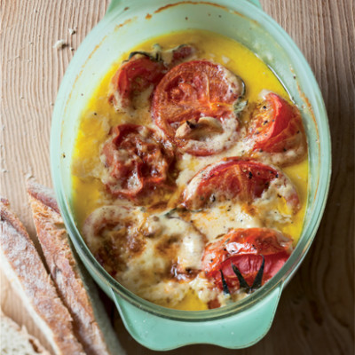 Baked creamy tomato with dunking toasts