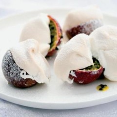 Baked meringue-topped granadillas