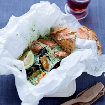Baked mussel and salmon coconut curry parcels