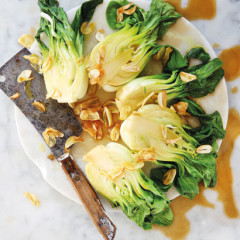 Blanched pak choi in oyster sauce