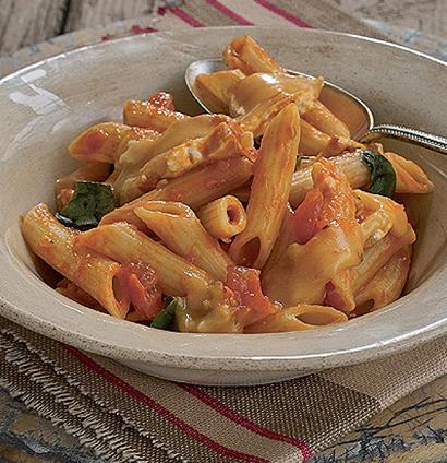 Brie, basil and sun-dried tomato pasta sauce | Woolworths TASTE