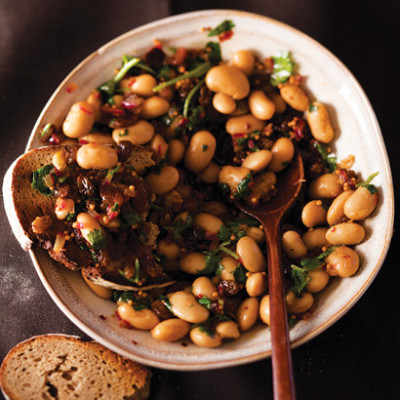 Cannellini bean and golden sultana salad
