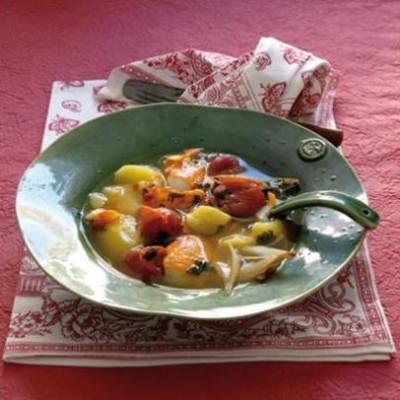 Caramelised shallots in tomato broth