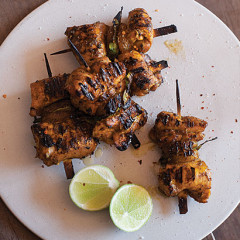 Chicken skewers with apricot and tamarind