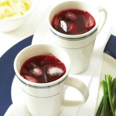 Chilled beetroot-and-apple soup