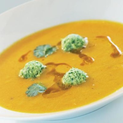 Cold yellow pepper soup