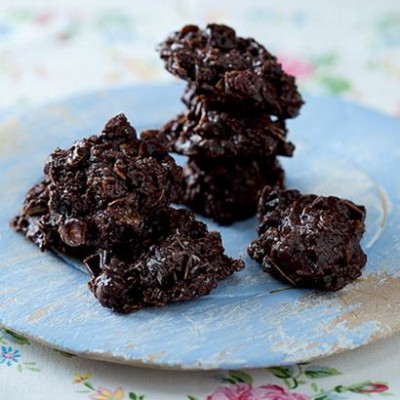 Coconut and almond chocolate clusters