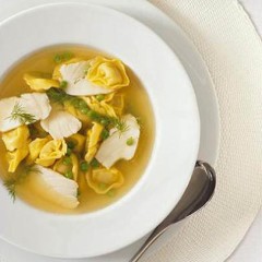 Fish broth with filled pasta