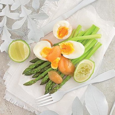 Fresh asparagus with apple butter and soft-boiled egg