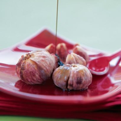 Fresh figs with hot espresso syrup
