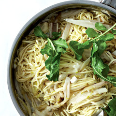 Fresh pasta with chicory and gorgonzola