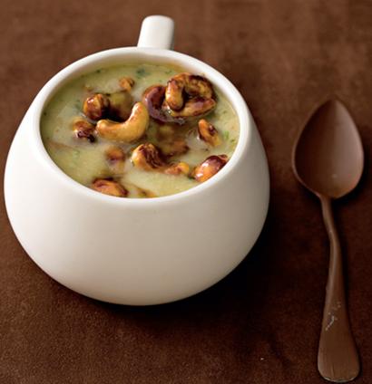 Gingered sweet potato soup & soy cashews recipe | WW TASTE
