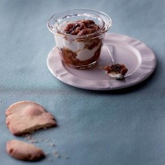 Gorgonzola and sticky fig whip with crisp butter biscuits