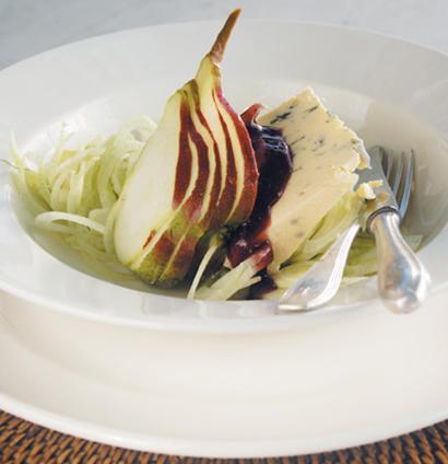 Gorgonzola, pear & fennel salad recipe | Woolworths TASTE