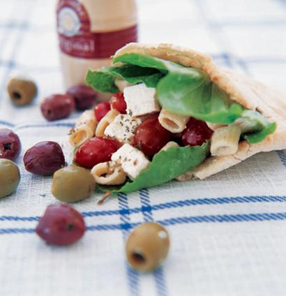 Greek pasta salad filled pita breads recipe | WW TASTE