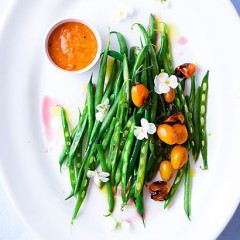 Green bean salad with red vinaigrette