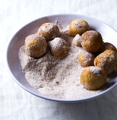 Homemade cinnamon sugar doughnuts recipe | WW TASTE
