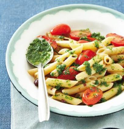 Hot pasta & cold tomato sauce recipe | Woolworths TASTE