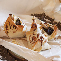 Lamb shanks in patterned phyllo blankets