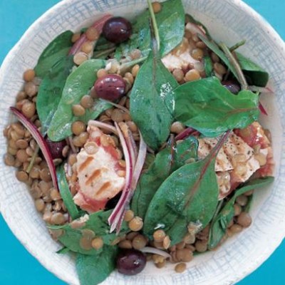Lentils, seared tuna and rocket salad