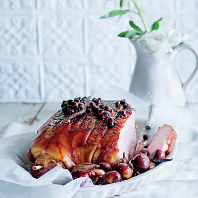 maple-syrup-and-blueberry-glazed-christmas-gammon-with-roast-shallots-and-figs-3537