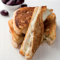 Mozzarella and anchovy toasties with black olives