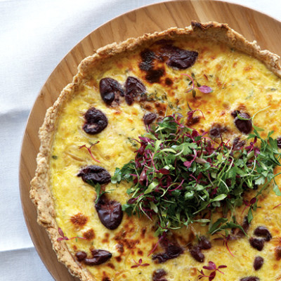 Olive, thyme and onion tart