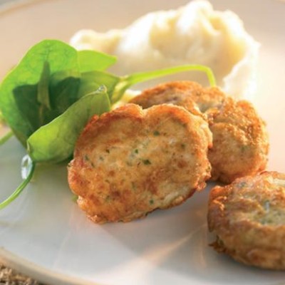 Parsley and lemon chicken patties on whipped mash