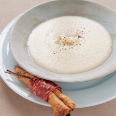 Parsnip and gorgonzola soup