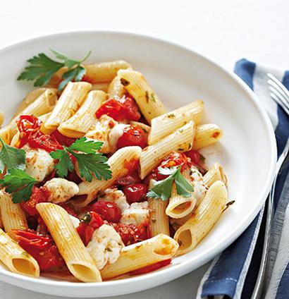 Pasta with crushed pan-fried tomatoes | Woolworths TASTE