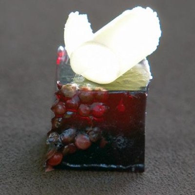 Red wine jelly with pink peppercorns