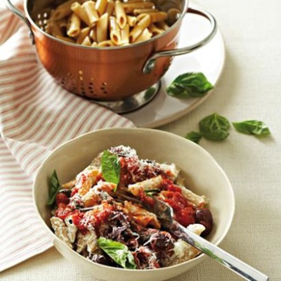 Roast olive and tomato sauce with penne