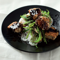 Sesame chicken and noodle stir-fry with Asian sauce