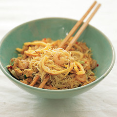 Singapore-style noodles