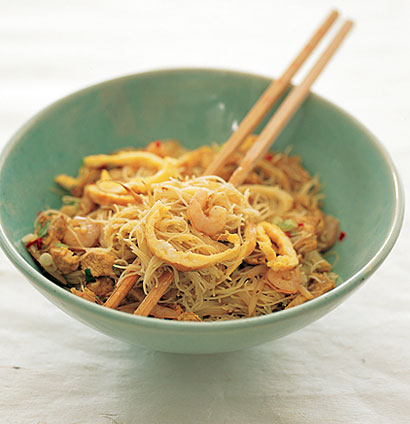 Singapore-Style Noodles & Chicken and Prawns recipe | TASTE