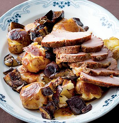 Smashed Verjuice-roasted potatoes with fragrant smoked pork ...