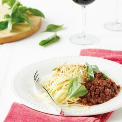 Spaghetti with spicy sausage sauce