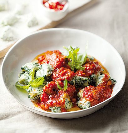 Spinach Gnocchi & Homemade Arrabiata Sauce recipe | TASTE