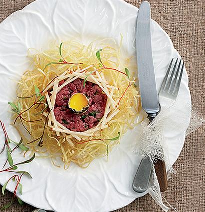 Steak tartare &amp; shoestring potatoes recipe | Woolworths TASTE
